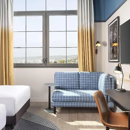 Hyatt Place Готель 4*